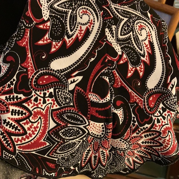 Susan Lawerence unique pattern top with wide black middle band L - Picture 9 of 10